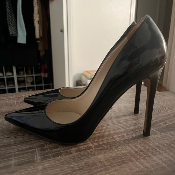 Prada Vernice patent leather pump - Picture 2 of 6